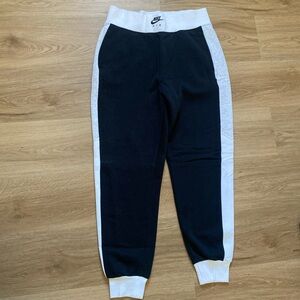 Nike sweat pant joggers
